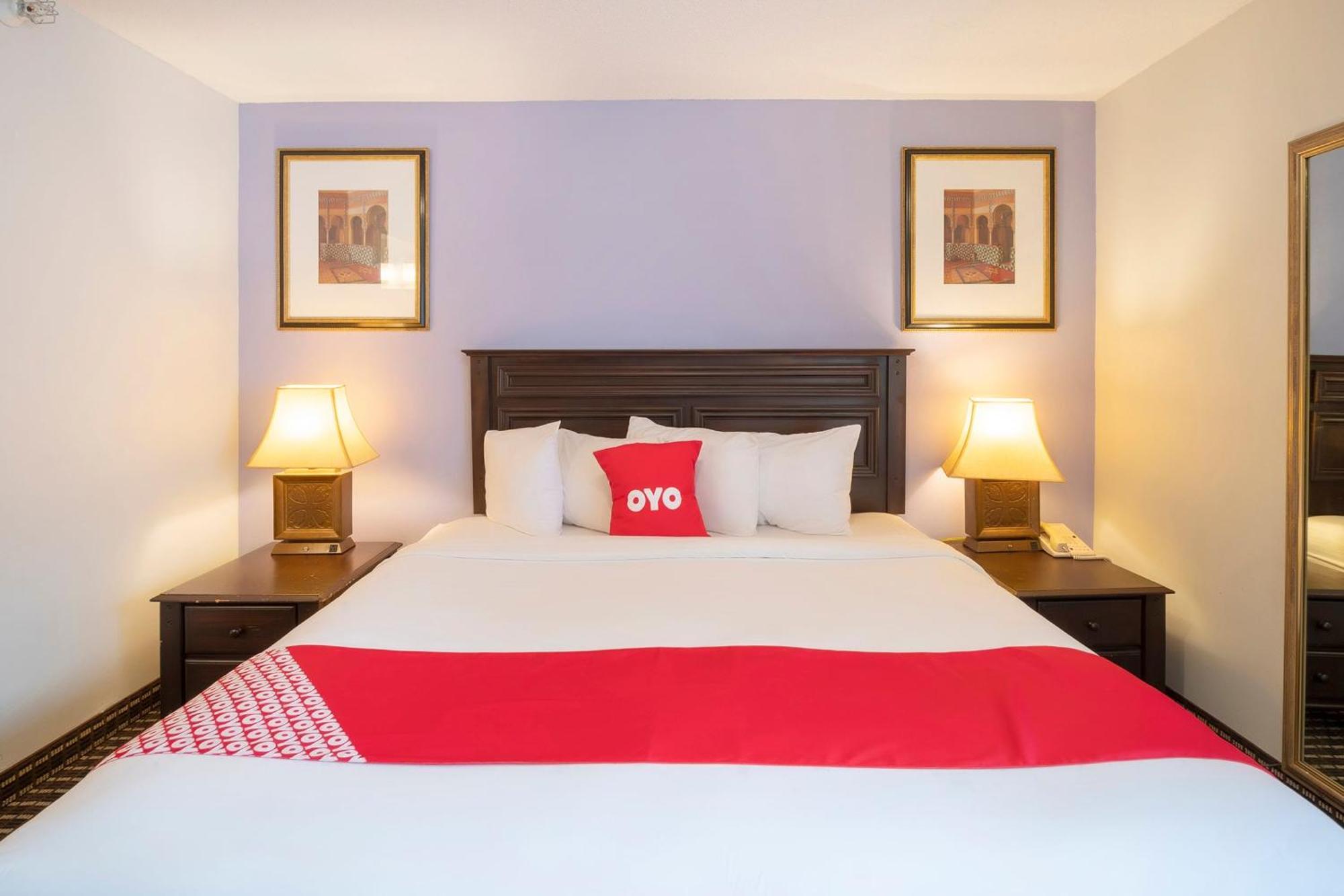 Готель Oyo Townhouse Houston Airport North Екстер'єр фото