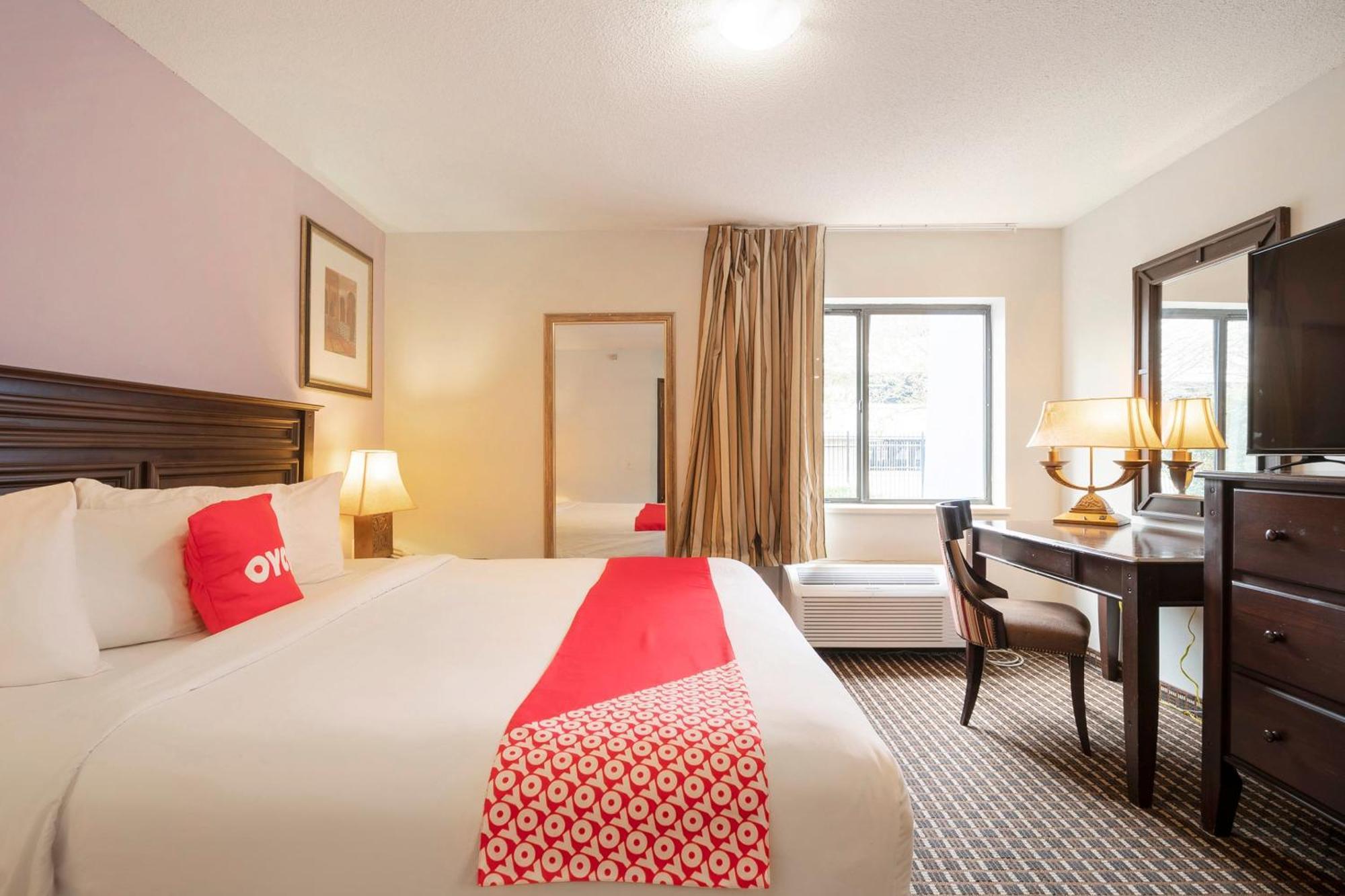 Готель Oyo Townhouse Houston Airport North Екстер'єр фото
