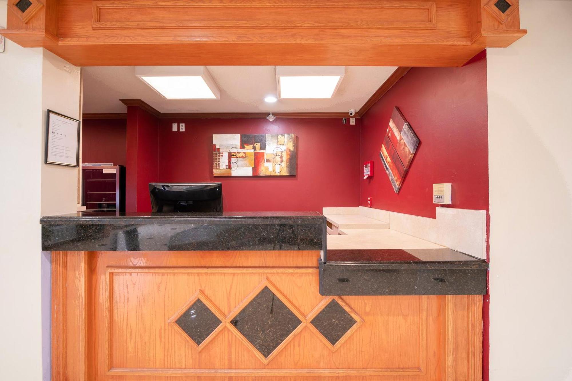 Готель Oyo Townhouse Houston Airport North Екстер'єр фото