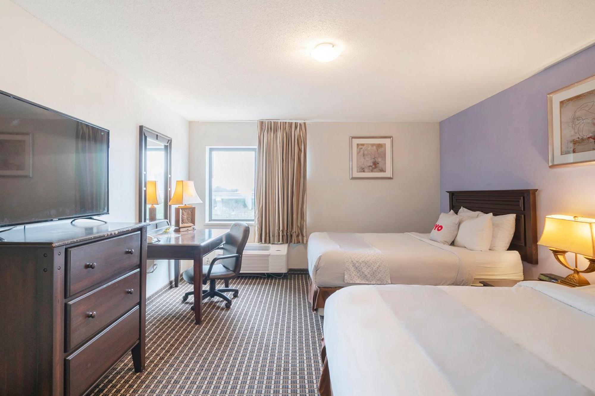 Готель Oyo Townhouse Houston Airport North Екстер'єр фото