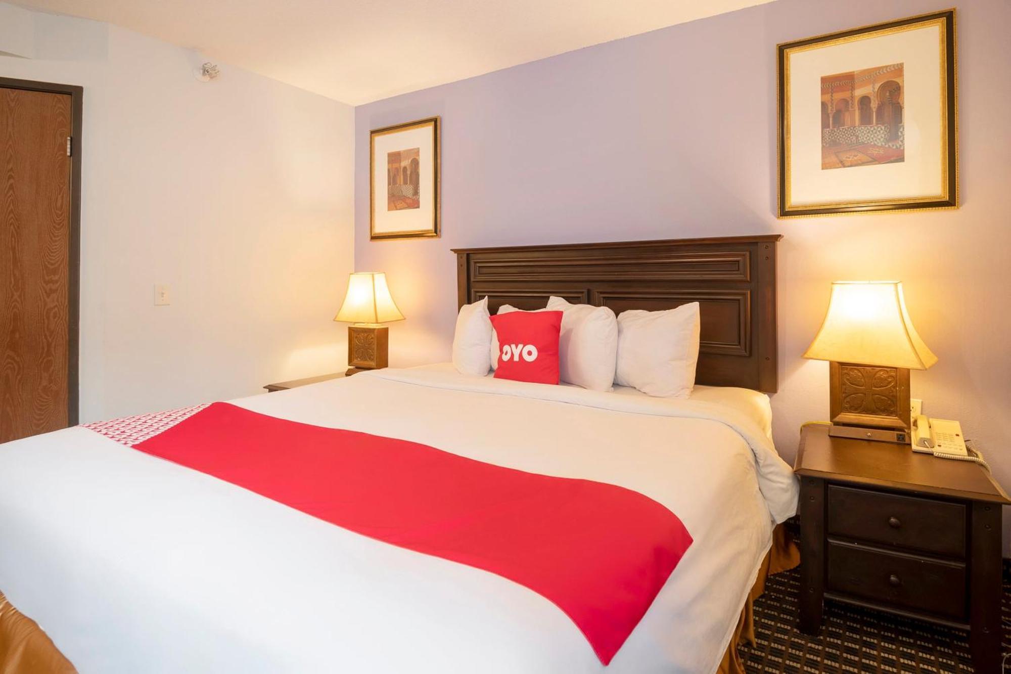 Готель Oyo Townhouse Houston Airport North Екстер'єр фото