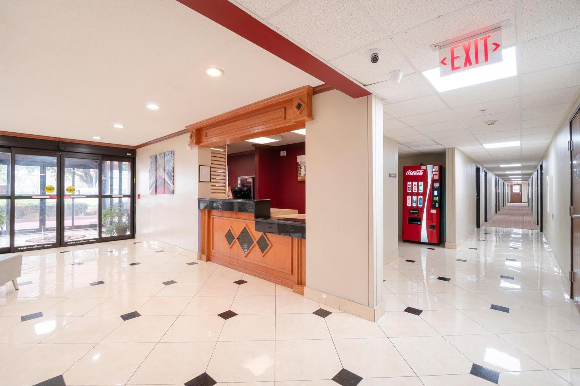 Готель Oyo Townhouse Houston Airport North Екстер'єр фото