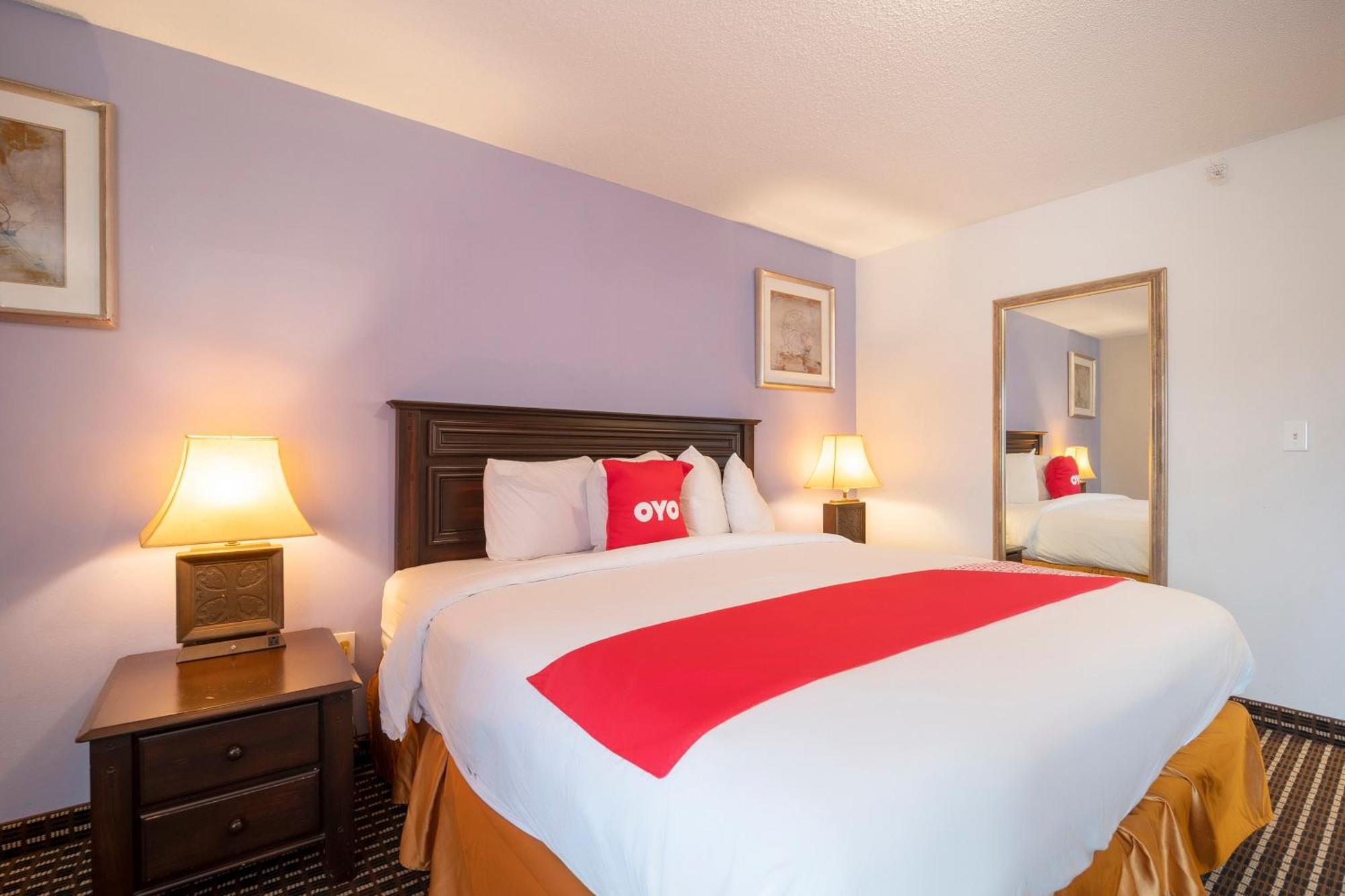 Готель Oyo Townhouse Houston Airport North Екстер'єр фото