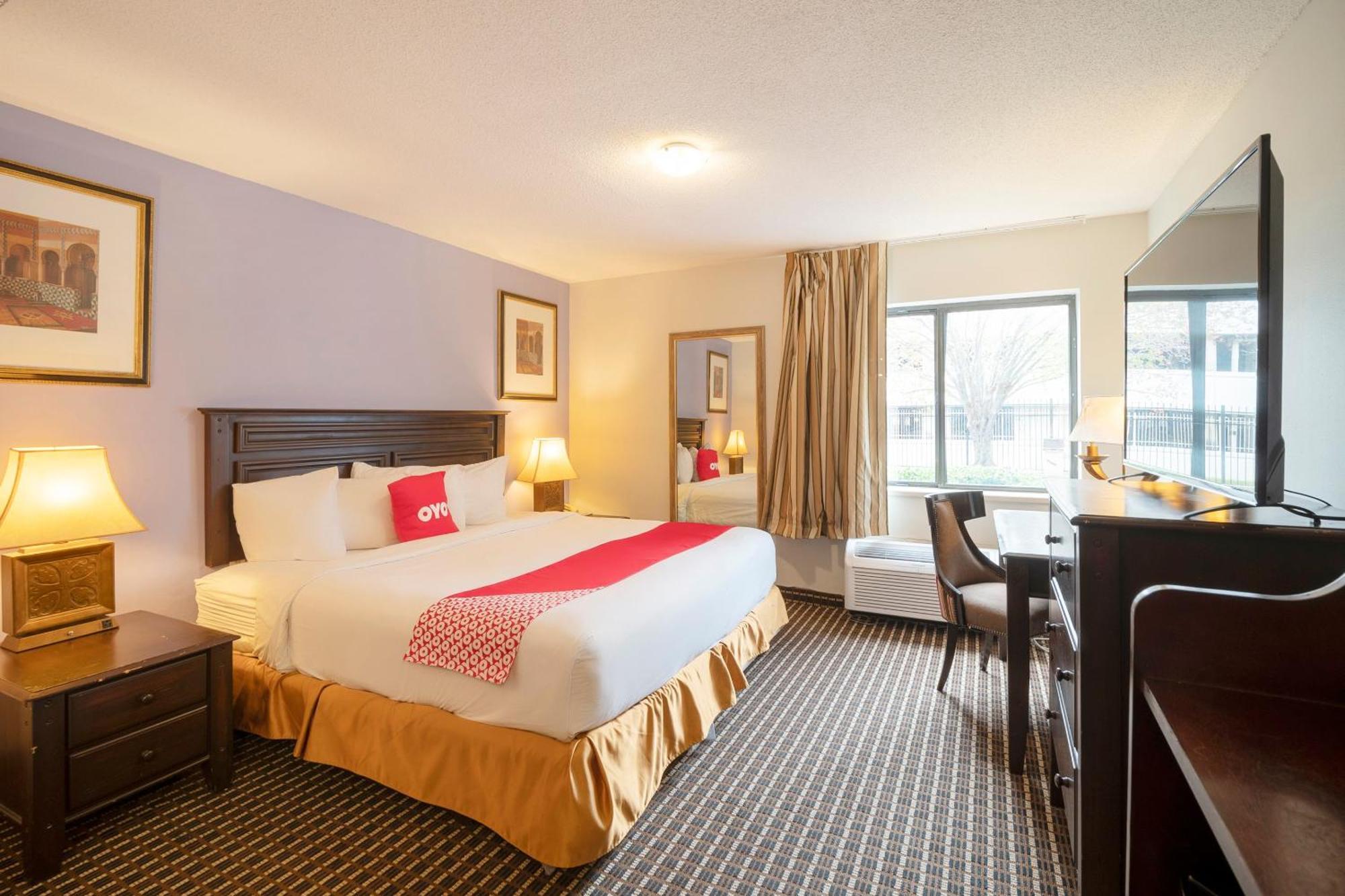 Готель Oyo Townhouse Houston Airport North Екстер'єр фото